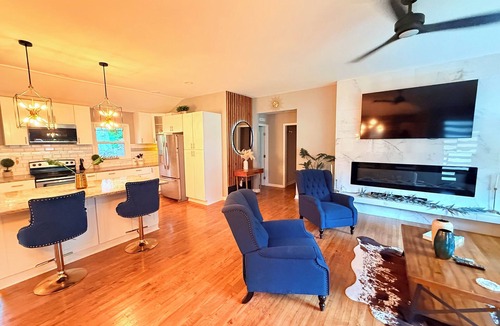 East Point House | Cozy Mid Century Modern Home Near Downtown