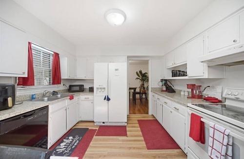 Stone Mountain House | Cozy & Quiet Stay | 3 Min to Stone Mountain Park