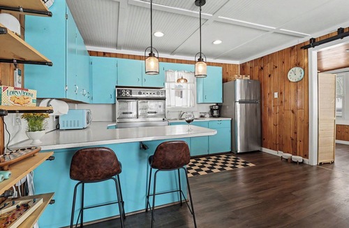 Pentwater Cottage | Cozy Retro Lakefront Cottage near Lake Michigan