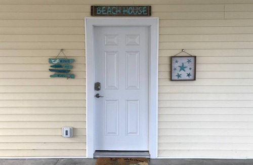 Tranquil Harbour House | Cozy Studio unit with bikes & fire pit, walk to beach!