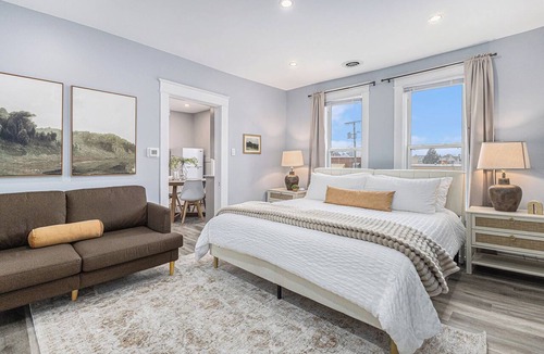Michigan City Apartment | Cozy Updated Studio, 1-Block Downtown & Beach