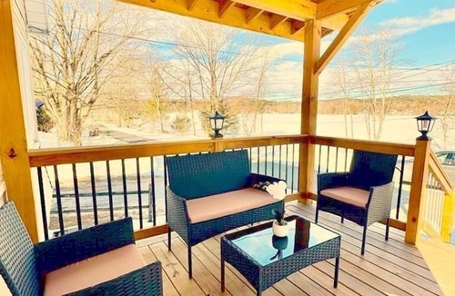 Nassau Cottage | Cozy Upstate Lakefront 2BR Retreat with Kayaks & Fireplace