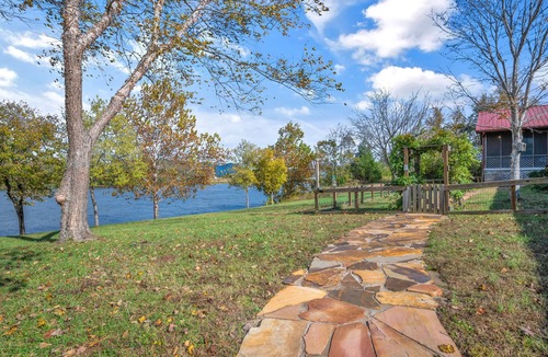 Ashland City House | Cumberland River Retreat - w/Private Dock Visit Nashville by land or water