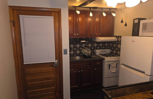 Stockade Historic District Apartment | Cute & Cozy studio furnished apartment with everything you need! Clean & Safe