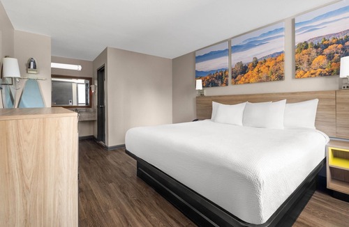 College Park Hotel | Days Inn by Wyndham College Park Airport Best Road