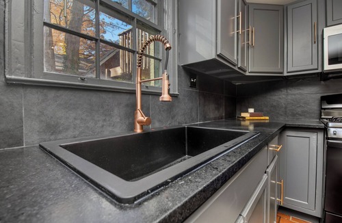 East Side Apartment | Designer 2 Bedroom Apt in Atlanta near Midtown, Emory