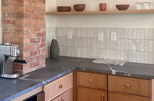 Oakdale House | Designer Home, Walk to Warren, Off-Street Parking, and 4-Bedroom/Loft