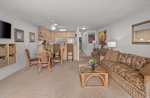 Kapaa Condo | Direct Beachfront/Oceanfront Condo - 3 minute walk into Kapa'a