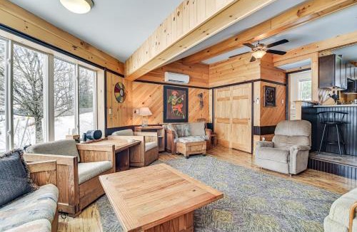 Dryden House | Dock & Views! Lakeside Family Escape in Wilton