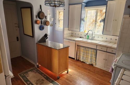 Grand Rapids House | Downtown 4-bedroom house with AC in Grand Rapids, Medical Mile