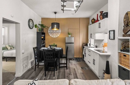 Drumheller House | Downtown Den | Steps Away from Worlds Largest Dino