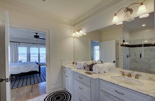 East Beach House | Dream Luxury Beach House with amazing oceanfront views and private pool