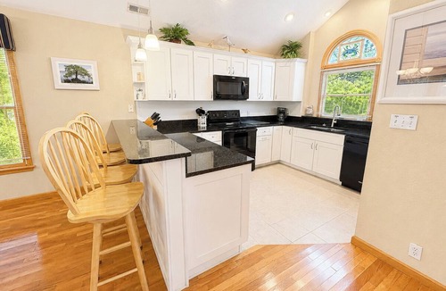 Sea Acres House | Driftin South - 5 BR Oceanside Home in Duck - Short Walk to Shops & Restaurants