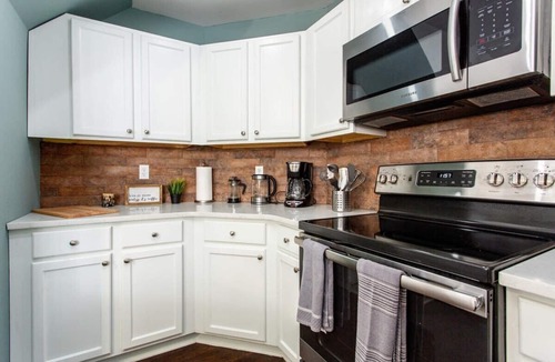 Edgewood House | East Atlanta 3BR | Walk to Train, Fast Access to Mercedes-Benz Stadium