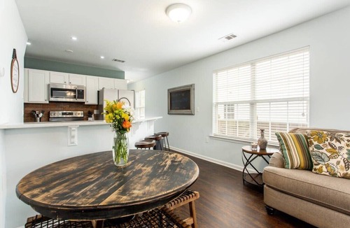 Edgewood House | East Atlanta 3BR | Walk to Train, Fast Access to Mercedes-Benz Stadium