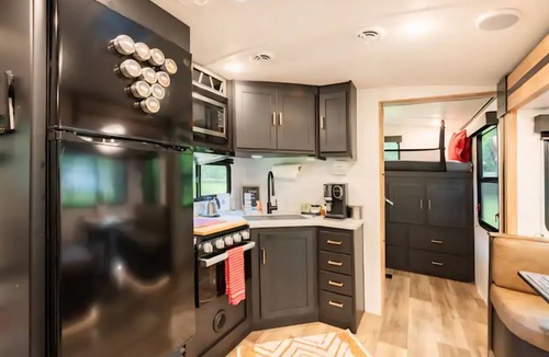 Eden House | Easy I-95 Stopover: RV Near Savannah Sleeps 6