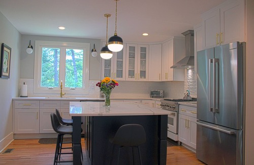Grove Park- Sunset House | Elegant Grove Park Colonial; close to Omni, bakeries, restaurants, City parks