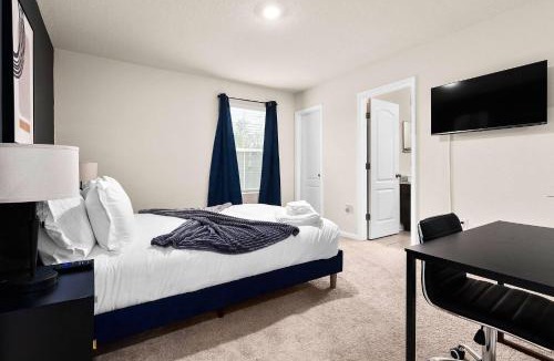 Baymeadows House | Elegant & Upscale 2BR Townhome.