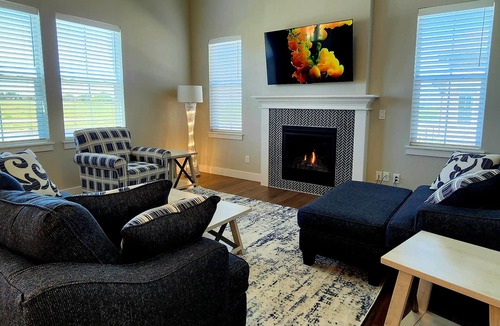 Loveland House | Elevated Elegance -> 1st-floor Master -> Super Hosts with Rave Reviews!