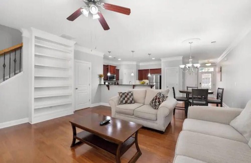 Woodstock House | Enjoy the comfort and convenience of our Townhouse and make lasting memories!