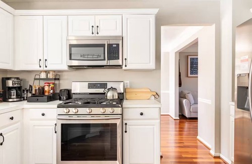 Lawrenceville House | Entire 4BR 2.5BA Fenced Yard & Pool Near I-85, Gas South & Sugarloaf Mills