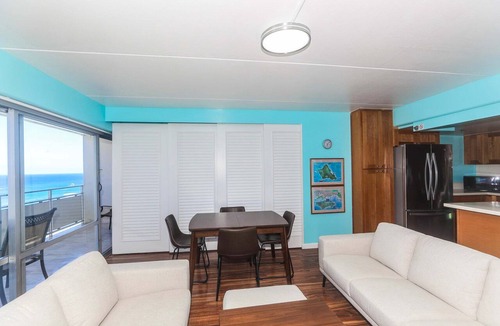 Waikiki Condo | Experience luxury at Ilikai Tower - in the heart of Waikiki with stunning lagoon views.