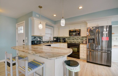 Surf City House | Experience oceanfront fun at Sunny Dayz in Surf City, NC, perfect for families!