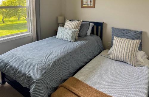 Town of Reading House | Explore + Relax: Gem Near Watkins State Park Gorge