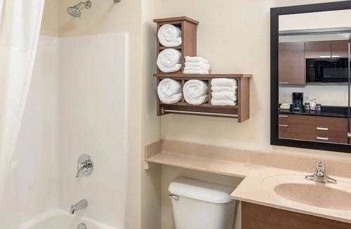 Loveland Hotel | Explore the Rockies in a Cozy Room w/Nearby Trails + Pet-Friendly Accommodation