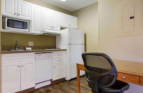 Sandy Springs Hotel | Extended Stay America Select Suites Atlanta Perimeter Peacht