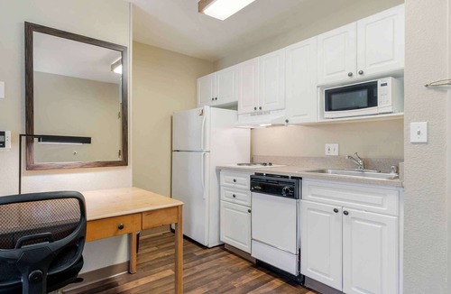 Sandy Springs Hotel | Extended Stay America Select Suites Atlanta Perimeter Peacht
