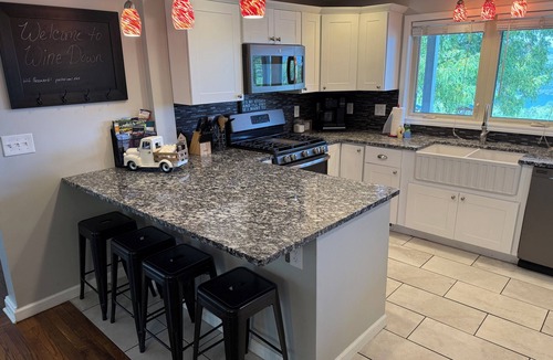 Hammondsport House | Fabulous 6-bedroom house with gorgeous Keuka Lake views in charming Hammondsport