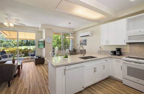 Ko Olina Condo | Fairways at Ko Olina 18C: Elegant Condo on Golf Course