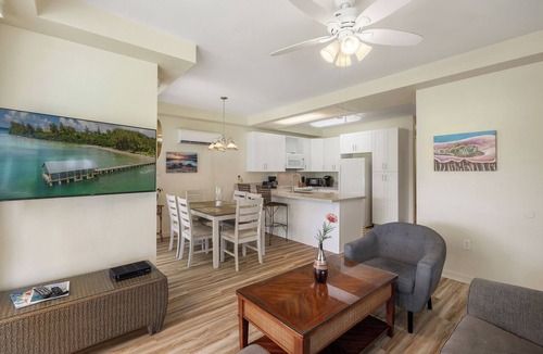 Ko Olina Condo | Fairways at Ko Olina 18C: Elegant Condo on Golf Course