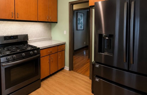 North Decatur House | Family-Friendly 4BR Cinema Retreat Near Downtown + MARTA