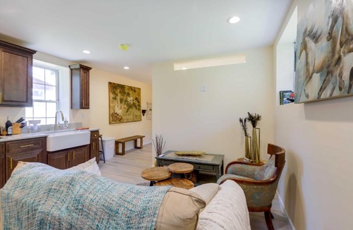 Fayetteville Apartment | Fayetteville Guest House: Walk to Nature Preserve!