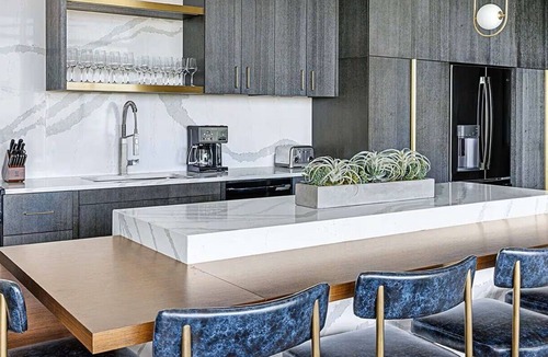 Luckie-Marietta District Apartment | FIFA Luxury 1BR Pres Suite – Walk to Stadium – Parking – Sleeps 4