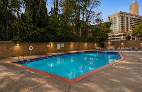 Downtown Atlanta House | FIFA - Urban Comfort | King Beds & Movie Nights