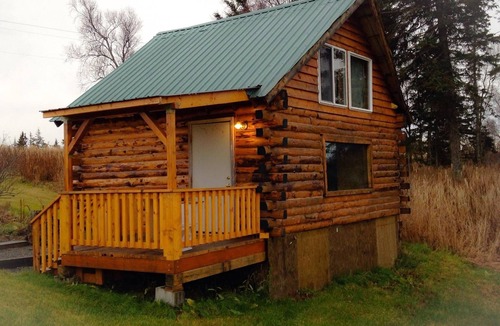 Ninilchik Cabin | Fireweed Cabin on the Cook Inlet, Basecamp for all your Alaskan adventures!