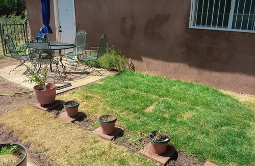 Jemez Pueblo House | FISHING by river. 2 mins to Red Rock trail 2-BD HOUSE in Jemez Springs