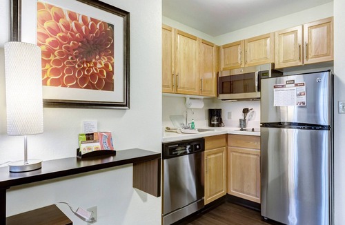 O'Fallon Condo | Free Breakfast. Pool & Gym. Near Progress West Hospital!