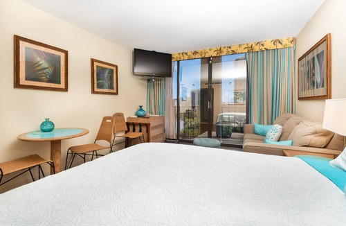 Waikiki Hotel | *Free Parking*Beautiful Views*10 Min to Beach*
