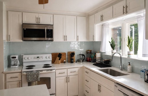 Milton House | Fully Fenced Yard - Dog-Friendly Only - No Smoking- Sleeps 6 - Alpharetta