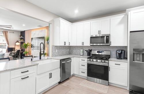 Cumberland House | Fully Renovated 3 Bedroom 2.5 Bath Near Braves Stadium, Shops, Dining & Gym.