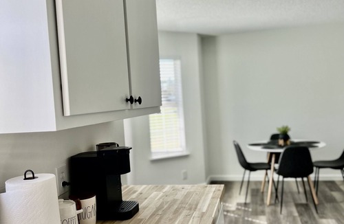 Brunswick House | Fully Renovated Cozy Family Retreat Home!