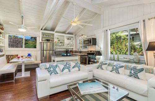 Wainiha House | Gated cottage, 3 blocks to beach, A/C Close to Tunnels. Lots of outdoor space
