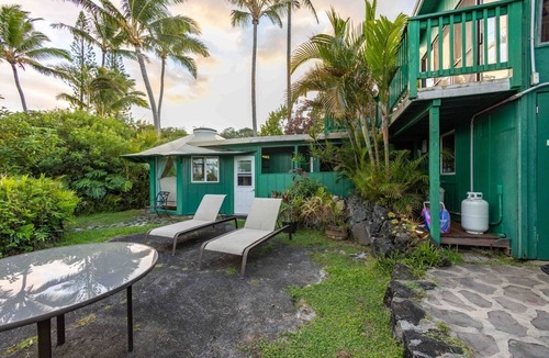 Haiku House | Gazebo Room Farm Stay in Haiku on Road to Hana