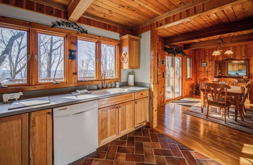 Tate Cabin | Georgia Mountains! Gated- Golf/Lake and Views!