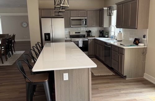 Montague House | Golf House 6-bedroom 3 bath on OCT 27 hole golf course on Lake Michigan