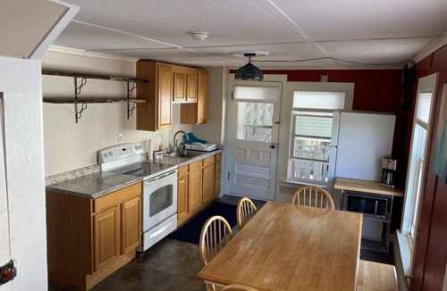 North Creek Apartment | Gore Mountain Lift View Ski Apt: Main St 1&2 Combo